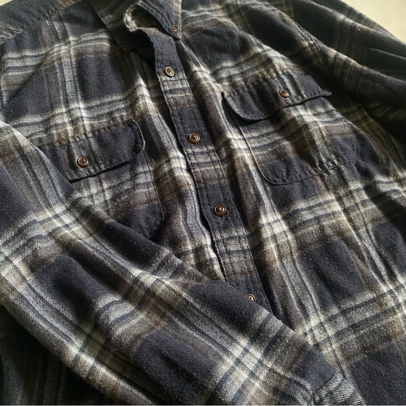 Navy blue arrows flannel size medium men’s (2 for $30) - Picture 3 of 5